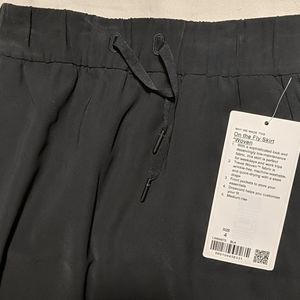 Lululemon On The Fly skirt sz 4 NWT